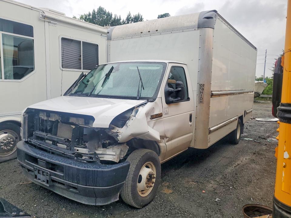 2022 Ford E-350 VIN 1FDWE3FN6NDC09089 COPART salvage auction — FRONT END, Az - Cert Of Title - Salvage, sold $6,900 on 2026-07-28 (photo 1)