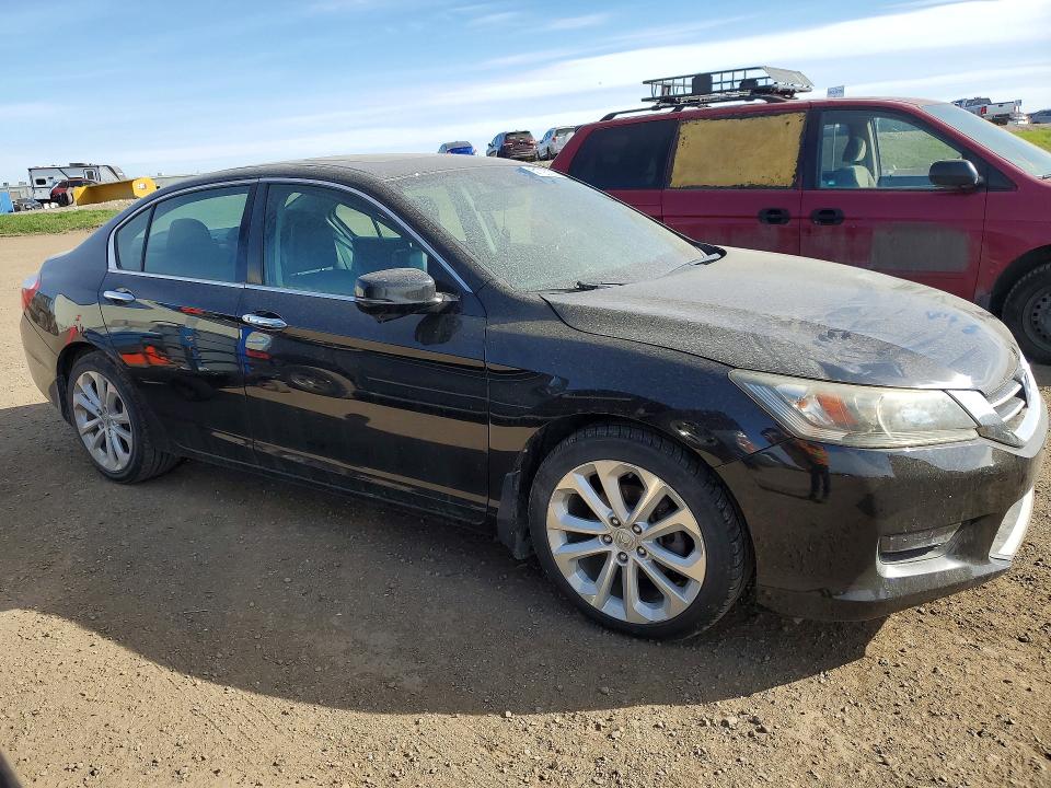 2014 Honda Accord VIN 1HGCR3F91EA800402 COPART salvage auction — FRONT END, AB - BOS - REBUILT, sold $9,000 on 2026-07-21 (photo 4)
