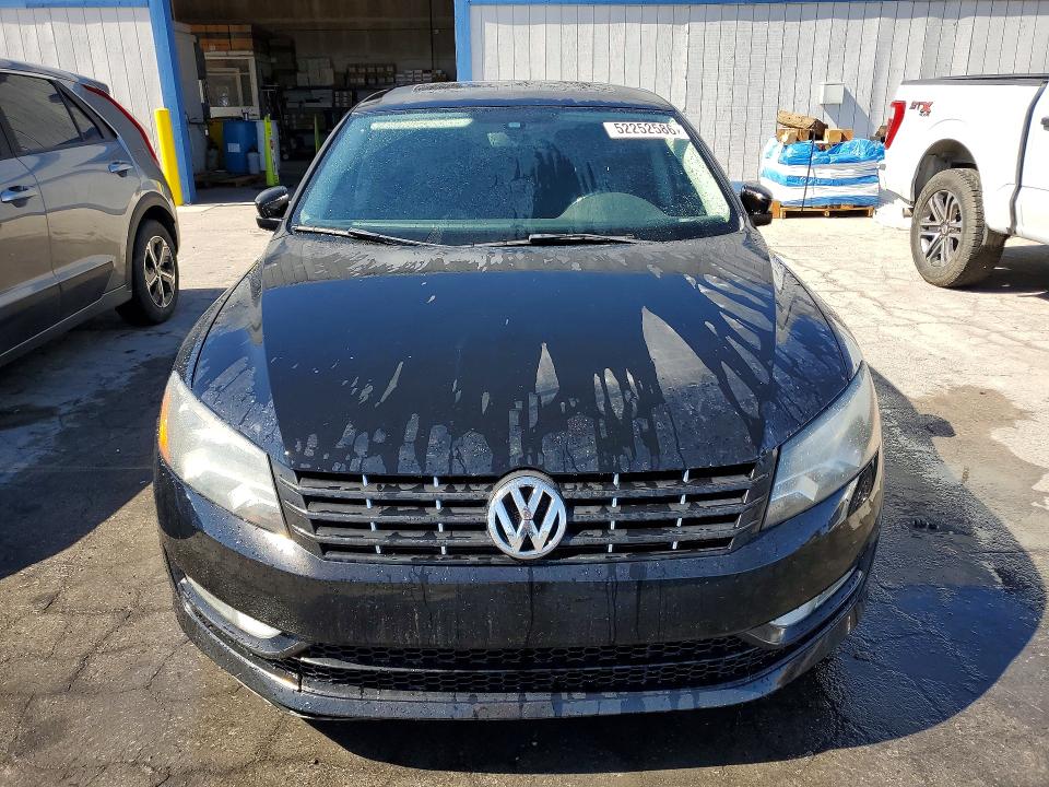 2015 Volkswagen Passat VIN 1VWCV7A38FC036071 COPART salvage auction — MINOR DENT/SCRATCHES, Nv - Certificate Of Title, sold $1,400 on 2026-07-20 (photo 5)