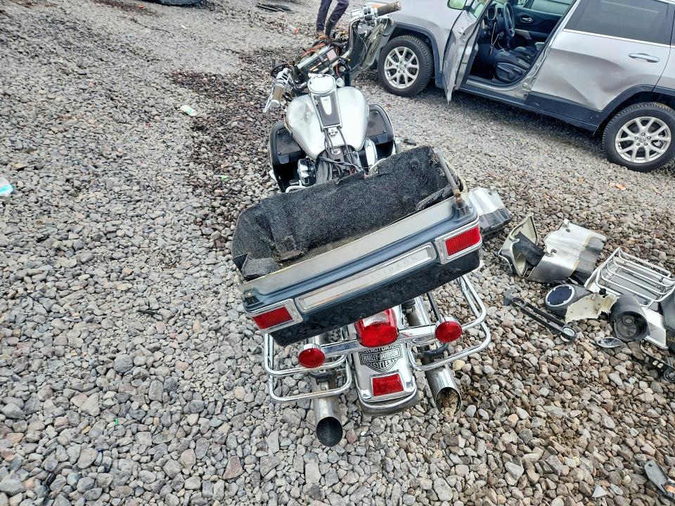 2003 Harley-davidson Flhtcui VIN 1HD1FCW423Y617404 COPART salvage auction — FRONT END, Wv - Salvage Certificate, sold $550 on 2026-07-02 (photo 4)