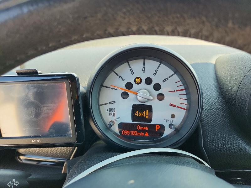2013 Mini Cooper VIN WMWZC5C52DWP34724 COPART salvage auction — MINOR DENT/SCRATCHES, Fl - Certificate Of Title, sold $2,900 on 2026-07-02 (photo 9)
