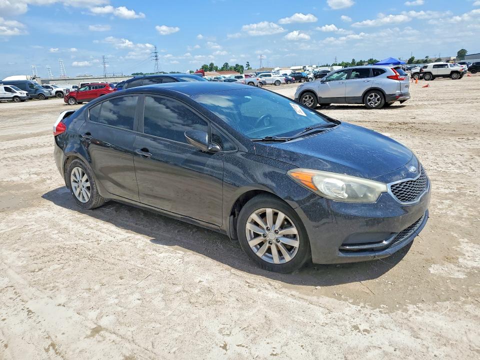 2016 Kia Forte VIN KNAFX4A66G5595673 COPART salvage auction — REAR END, Tx - Salvage Vehicle Title, sold $800 on 2026-07-07 (photo 4)
