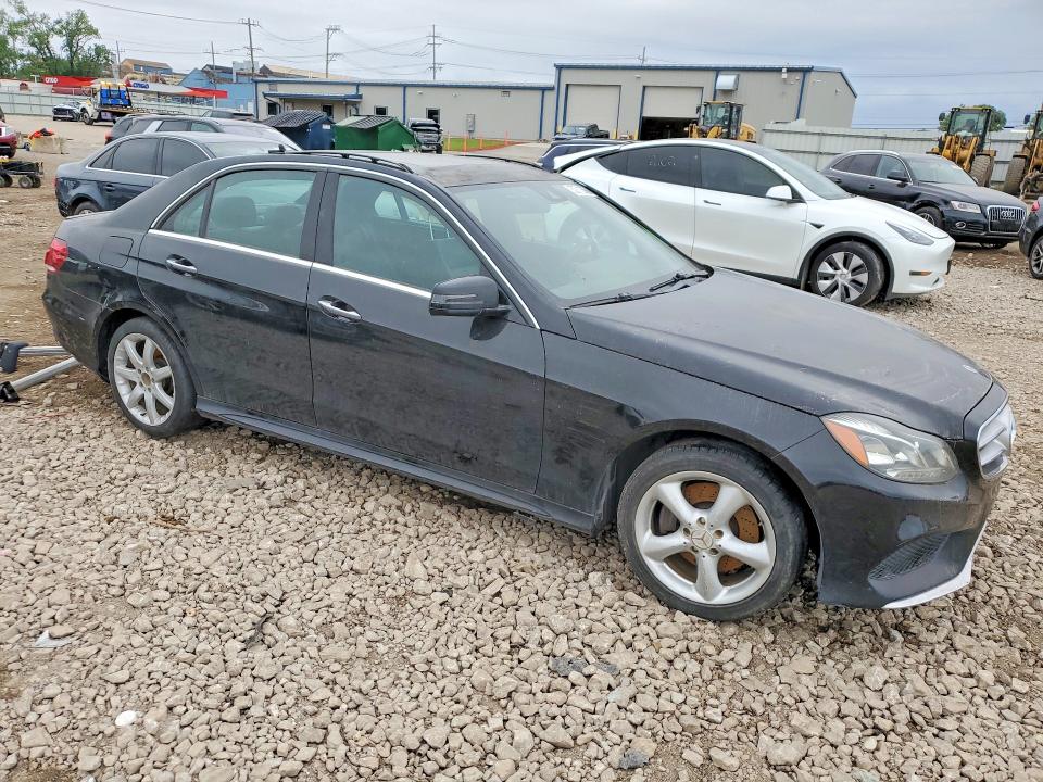 2015 Mercedes-benz E-klasse VIN WDDHF0EB6FB095632 COPART salvage auction — ROOF, Il - Salvage Certificate, sold $650 on 2026-07-10 (photo 4)
