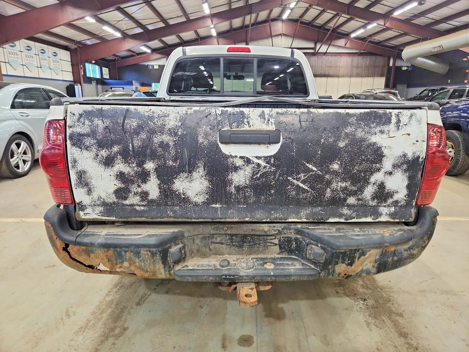 2006 Toyota Tacoma VIN 5TEUX42N46Z207724 COPART salvage auction — MINOR DENT/SCRATCHES, VT - CERTIFICATE OF TITLE, sold $4,400 on 2026-07-31 (photo 6)