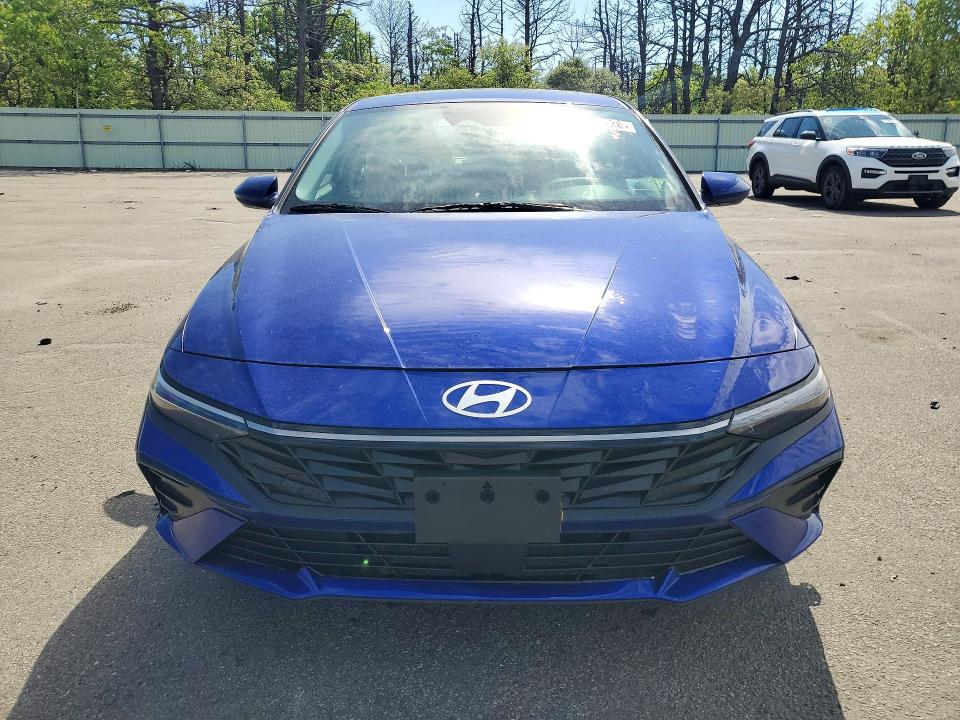 2024 Hyundai Elantra VIN KMHLS4DG1RU696794 COPART salvage auction — WATER/FLOOD, Ny - Mv907A-Flood Salvage, sold $6,400 on 2026-07-06 (photo 5)
