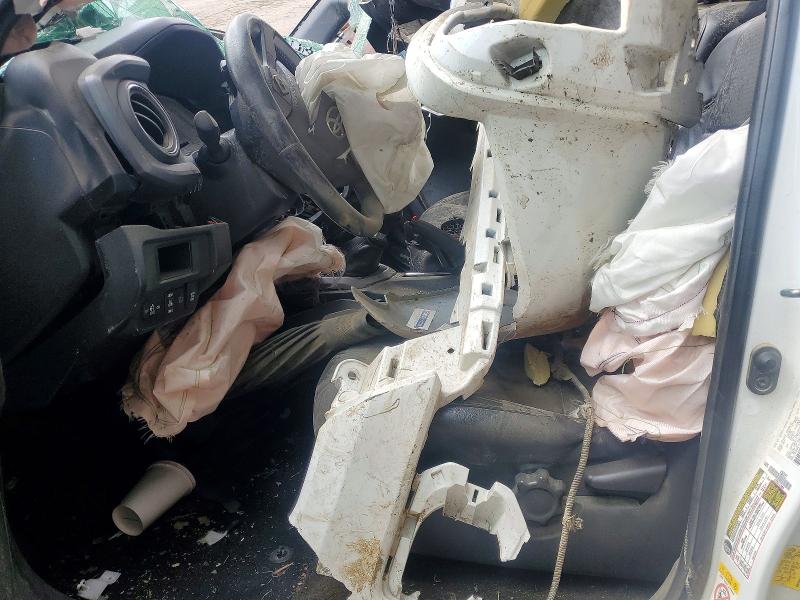 2019 Toyota Tacoma VIN 5TFCZ5AN9KX188554 COPART salvage auction — ROLLOVER, CA - NON-REPAIRABLE VEHICLE CERT, sold $300 on 2026-07-21 (photo 7)