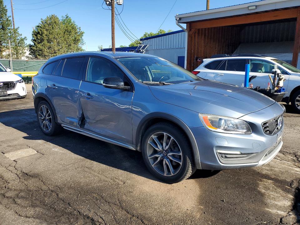 2017 Volvo VIN YV440MWM6H1039150 COPART salvage auction — SIDE, CO - PUBLIC - SALVAGE TITLE, sold $2,700 on 2026-07-07 (photo 4)
