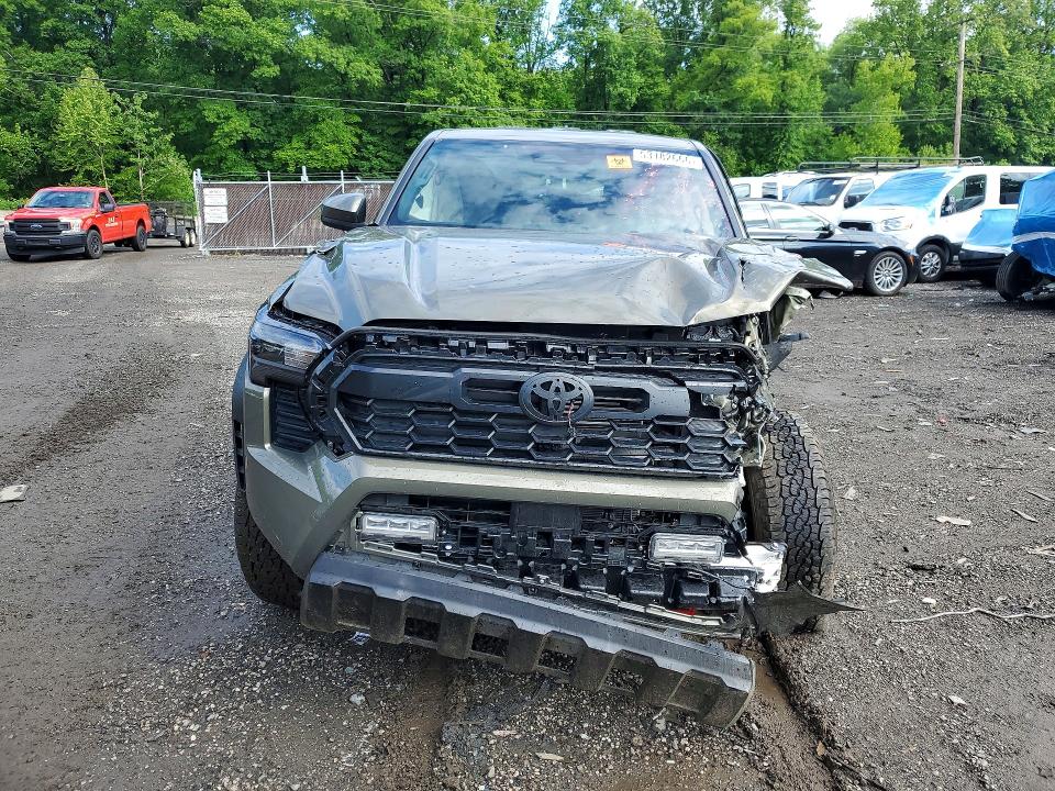 2025 Toyota Tacoma VIN 3TMLB5JN9SM182263 COPART salvage auction — FRONT END, MD - CERT OF SALVAGE > 75% DAMAGE, sold $9,800 on 2026-07-30 (photo 5)