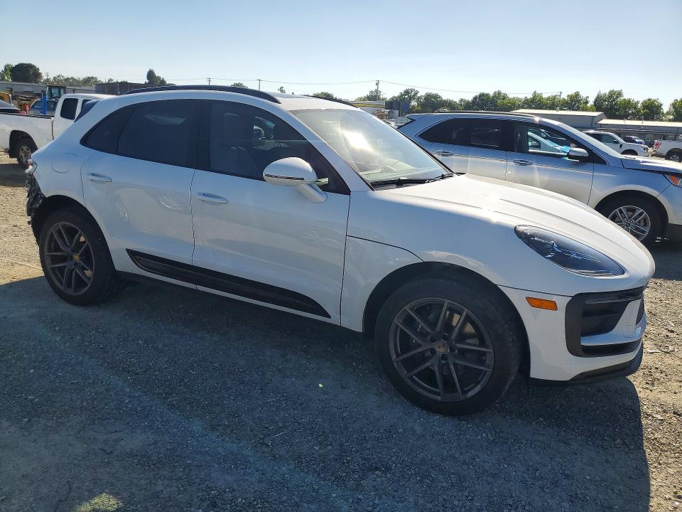 2024 Porsche Macan VIN WP1AA2A50RLB20401 COPART salvage auction — REAR END, Ca - Salvage Certificate, sold $34,750 on 2026-07-02 (photo 4)