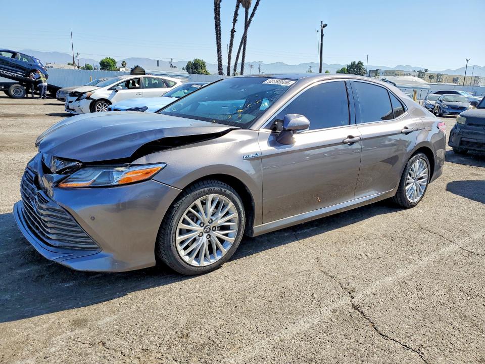 2018 Toyota Camry hybrid VIN 4T1B21HK3JU501727 — COPART salvage auction photo