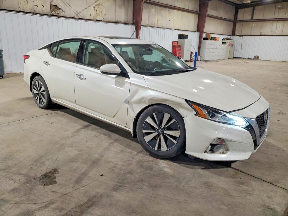 2019 Nissan VIN 1N4BL4EW4KC135672 COPART salvage auction — FRONT END, Il - Salvage Certificate, sold $3,950 on 2026-07-29 (photo 4)