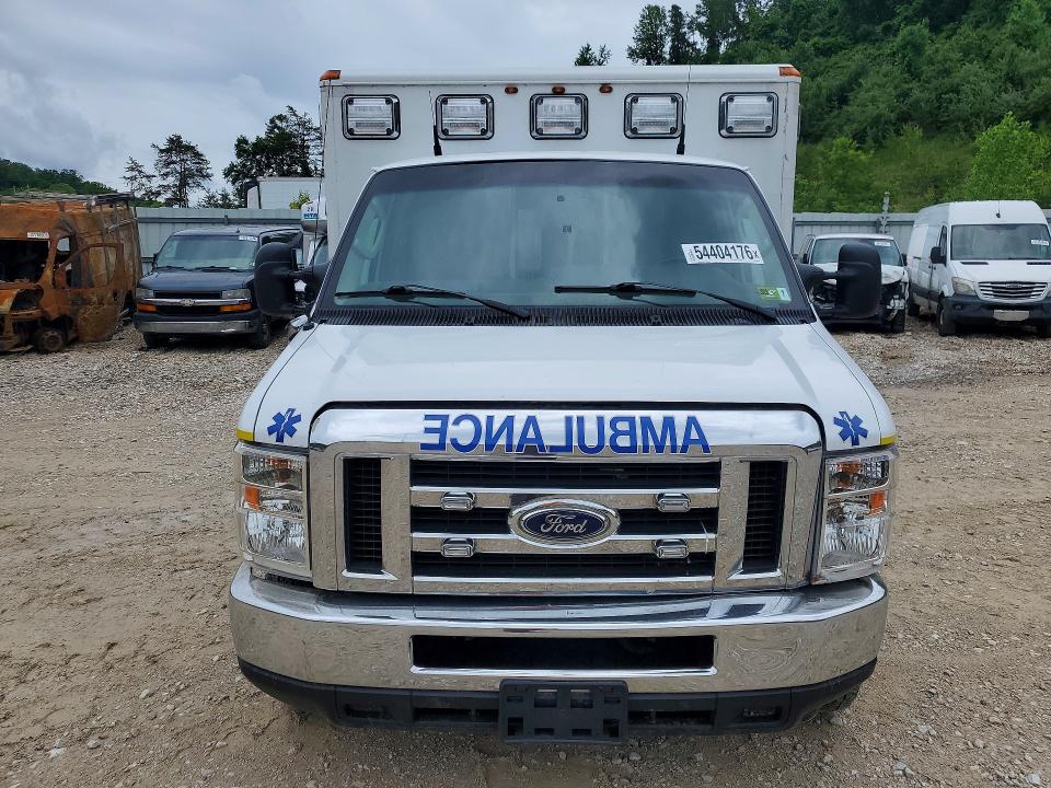 2018 Ford Econoline VIN 1FDWE3FS6JDC19461 COPART salvage auction — MINOR DENT/SCRATCHES, Wv - Certificate Of Title, sold $10,900 on 2026-07-30 (photo 5)