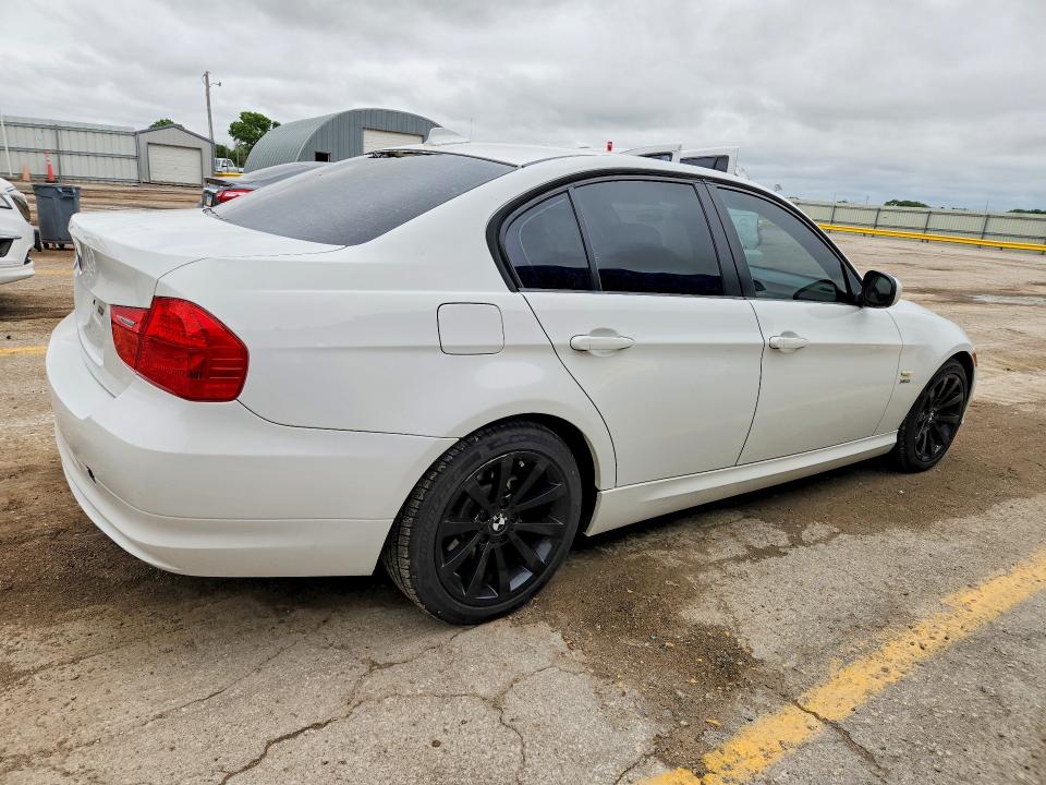 2011 BMW 3er VIN WBAPK7C51BF087333 COPART salvage auction — HAIL, KS - CERT OF TITLE-SALVAGE, sold $950 on 2026-08-03 (photo 3)