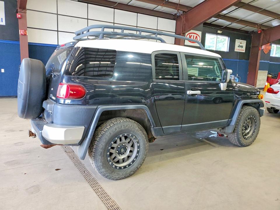 2007 Toyota Fj cruiser VIN JTEBU11F870043450 COPART salvage auction — MINOR DENT/SCRATCHES, Vt - Certificate Of Title, sold $6,000 on 2026-07-10 (photo 3)