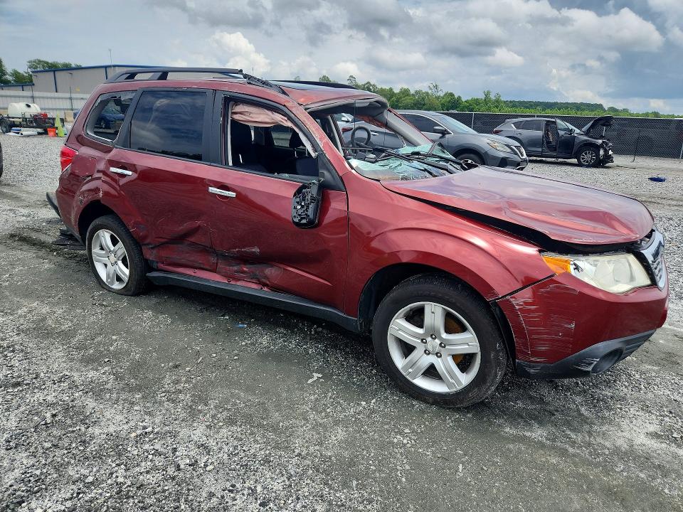 2009 Subaru Forester VIN JF2SH63609H763169 COPART salvage auction — ROLLOVER, Sc - Non-Reb & Rem Salvage Title, sold $300 on 2026-07-06 (photo 4)