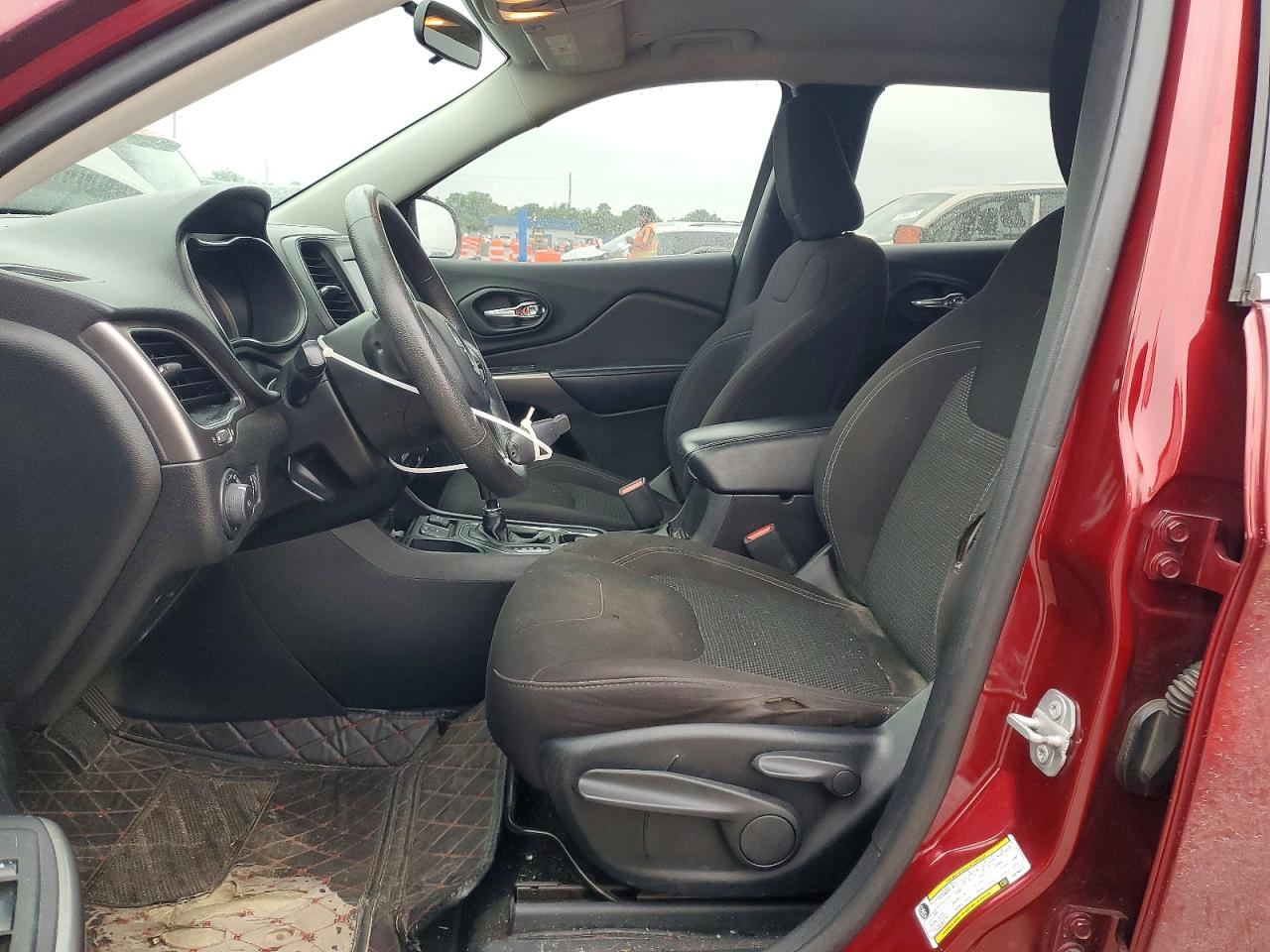 2019 Jeep Cherokee VIN 1C4PJLCB8KD296777 COPART salvage auction — Front End, FL - CERTIFICATE OF TITLE, sold $1,150 on 2026-07-09 (photo 7)