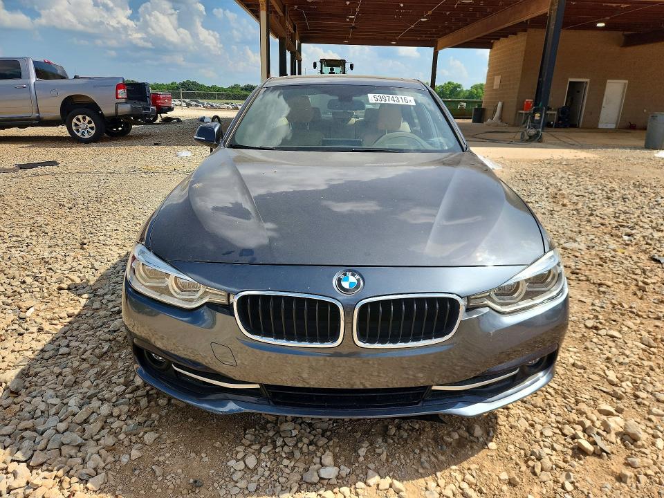 2018 BMW 3er VIN WBA8B9G5XJNU96591 COPART salvage auction — SIDE, AL - CERT OF TITLE-SALVAGE TITLE, sold $4,450 on 2026-07-29 (photo 5)