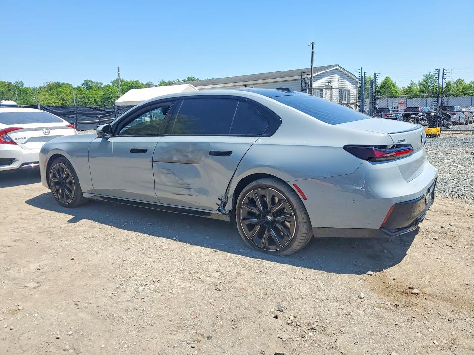 2025 BMW VIN WBA33EH03SCU66378 COPART salvage auction — SIDE, Salvage Title, sold $56,000 on 2026-07-16 (photo 2)