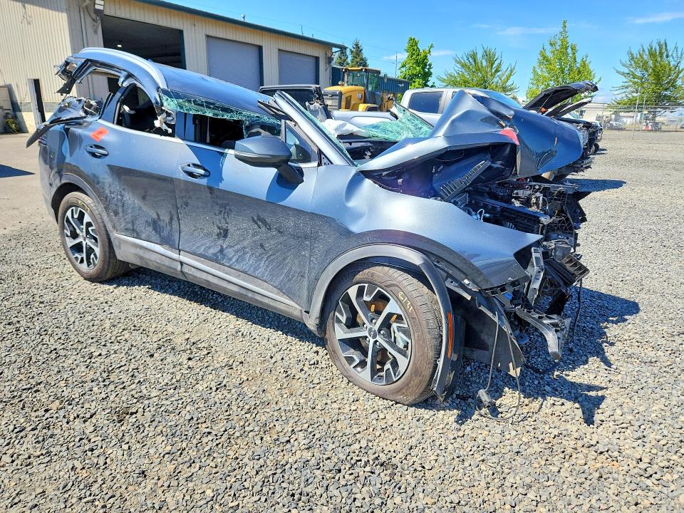 2025 Kia Sportage VIN KNDPVCDG6S7175176 COPART salvage auction — ROLLOVER, Or - Salvage Title Certificate, sold $250 on 2026-07-14 (photo 4)