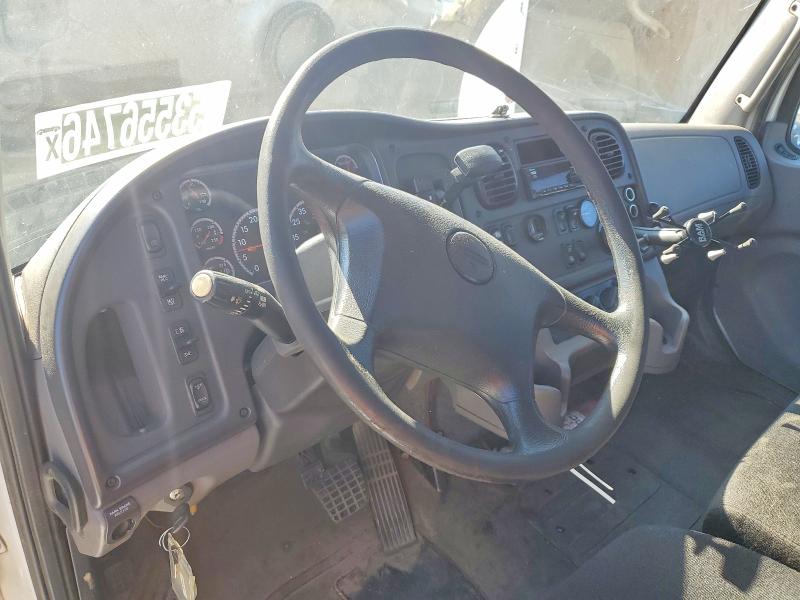2018 Freightliner M2 106 VIN 1FVACWFD5JHJX7580 COPART salvage auction — MINOR DENT/SCRATCHES, GA - CERTIFICATE OF TITLE, sold $26,500 on 2026-07-08 (photo 8)