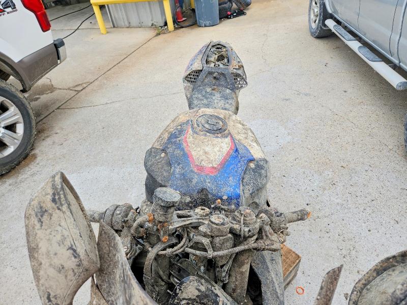 2022 BMW S 1000 VIN WB10E2305N6F96526 COPART salvage auction — WATER/FLOOD, Tx - Nonrepairable Title-Flood, sold $70 on 2026-07-22 (photo 5)