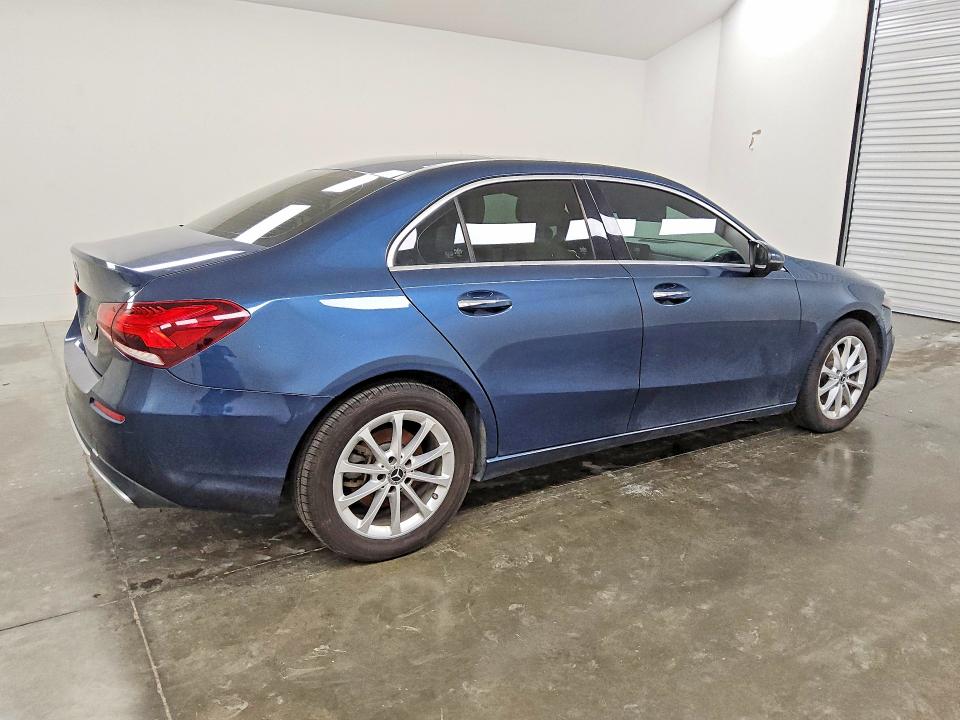 2019 Mercedes-benz A-class VIN WDD3G4EB2KW019813 COPART salvage auction — REAR END, Tx - Certificate Of Title, sold $6,300 on 2026-07-09 (photo 3)