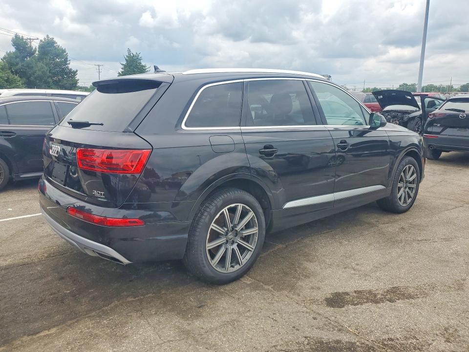 2017 Audi Q7 VIN WA1LAAF7XHD046731 COPART salvage auction — NORMAL WEAR, MT - CERTIFICATE OF TITLE, sold $3,750 on 2026-07-31 (photo 3)