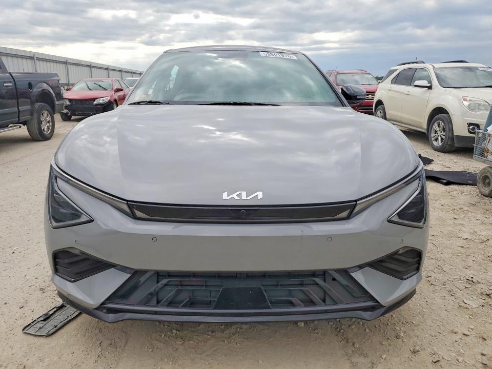 2025 Kia Ev6 VIN 5XYC44JA7SG010523 COPART salvage auction — REAR END, Mo - Salvage Certificate Of Title, sold $14,600 on 2026-07-23 (photo 5)
