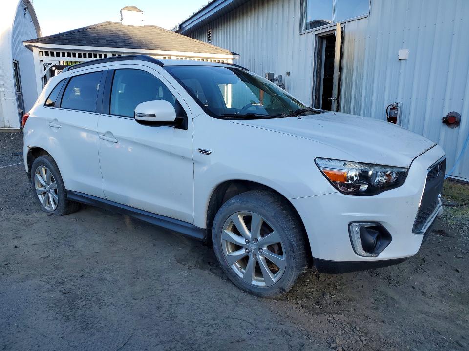 2015 Mitsubishi Outlander VIN 4A4AR4AW3FE041263 COPART salvage auction — MINOR DENT/SCRATCHES, Ny - Certificate Of Title, sold $1,950 on 2026-07-10 (photo 4)