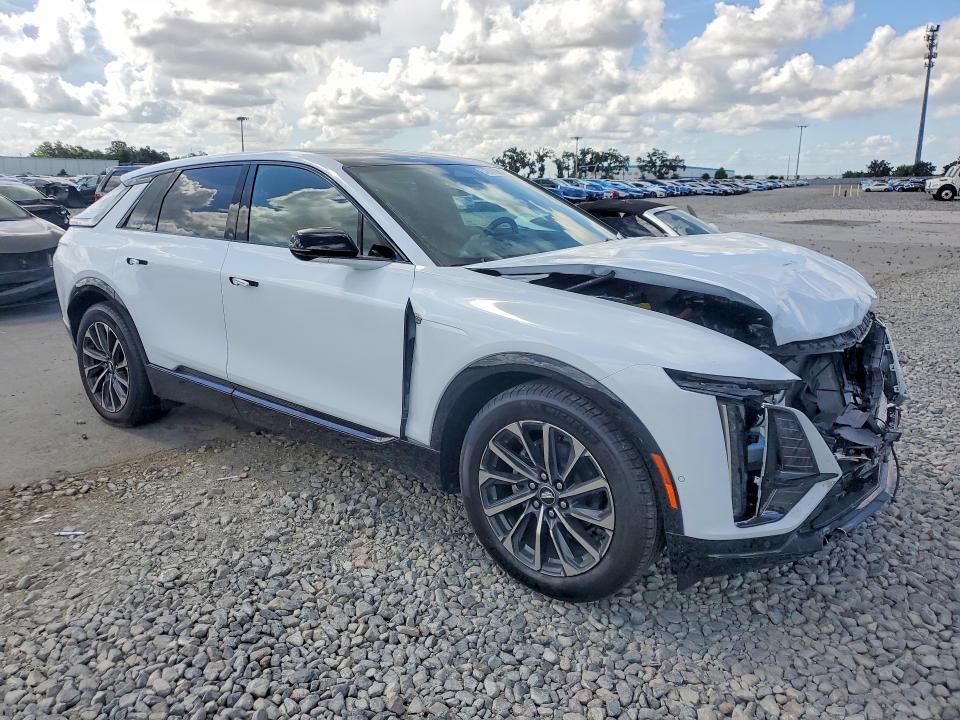 2026 Cadillac Lyriq VIN 1GYKPURL4TZ301616 COPART salvage auction — FRONT END, Fl - Cert Of Title Slvg Rebuildable, sold $18,300 on 2026-07-08 (photo 4)