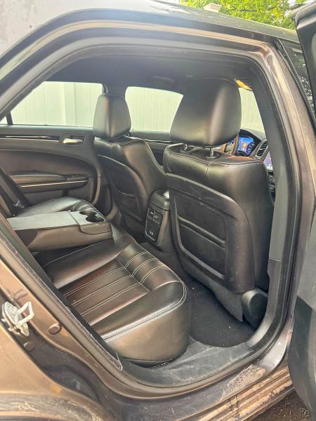 2020 Chrysler 300 VIN 2C3CCABG5LH158682 COPART salvage auction — NORMAL WEAR, Mo - Certificate Of Title (P), sold $1,650 on 2026-07-14 (photo 6)
