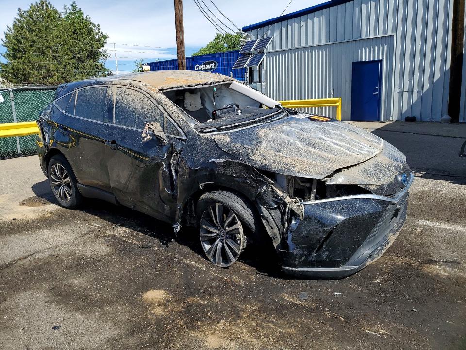 2023 Toyota Venza VIN JTEAAAAH1PJ136827 COPART salvage auction — ROLLOVER, CO - BILL OF SALE-PARTS ONLY, sold $2,400 on 2026-07-02 (photo 4)