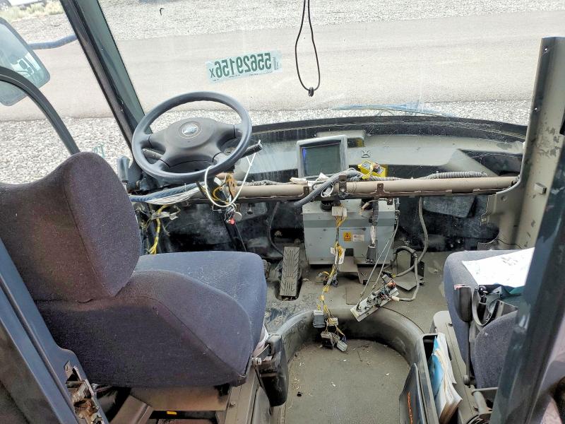 2011 International Estar VIN 52UJTE1F0BP696578 COPART salvage auction — MINOR DENT/SCRATCHES, NV - CERTIFICATE OF TITLE, sold $40 on 2026-07-09 (photo 8)