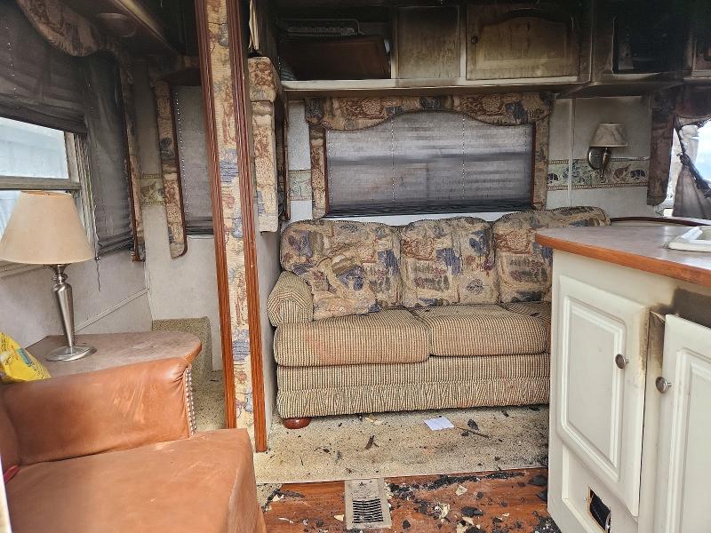 2005 Keystone Keystone VIN 4YDF28F245G910676 COPART salvage auction — BURN, UT - NON-REPAIRABLE CERTIFICATE, sold $1 on 2026-09-04 (photo 6)