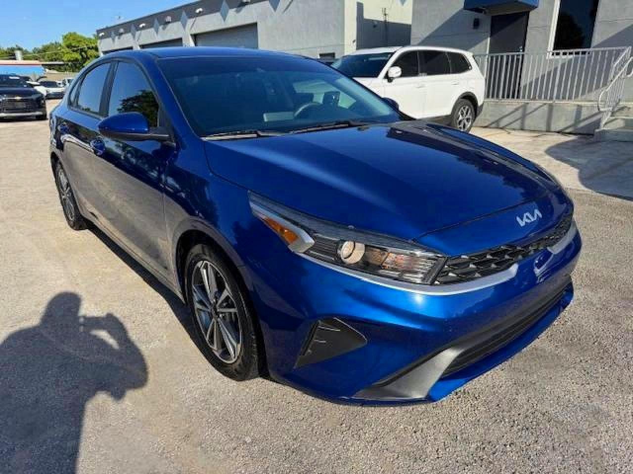 2022 Kia Forte VIN 3KPF24AD4NE464503 COPART salvage auction — Damage History, FL - CERT OF TITLE SLVG REBUILDABLE, sold $9,500 on 2026-07-23 (photo 4)