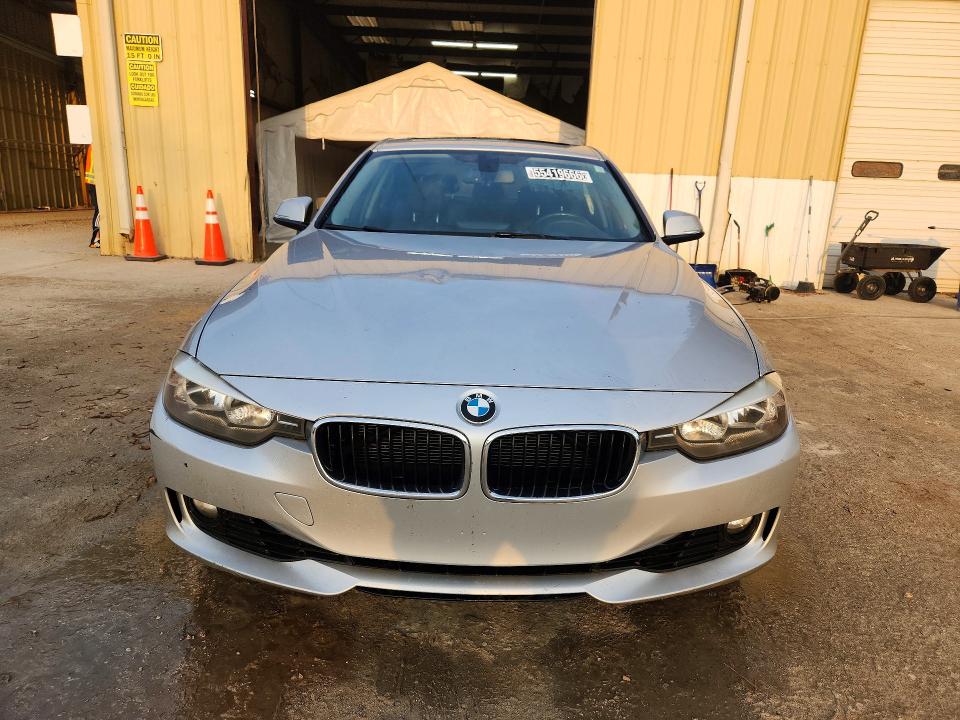 2014 BMW 3 series VIN WBA3B3G50ENR82310 COPART salvage auction — MINOR DENT/SCRATCHES, NC - DEALER ONLY CLEAN TITLE, sold $625 on 2026-07-09 (photo 5)