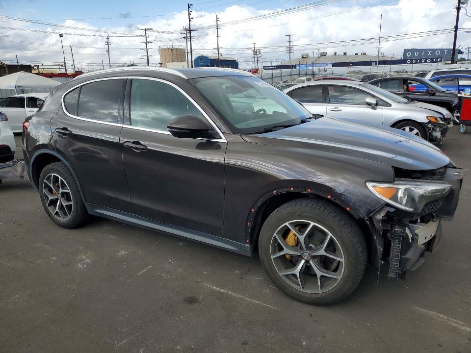 2018 Alfa romeo Stelvio VIN ZASFAKBN3J7C27954 COPART salvage auction — FRONT END, Ca - Salvage Certificate, sold $3,000 on 2026-07-08 (photo 4)