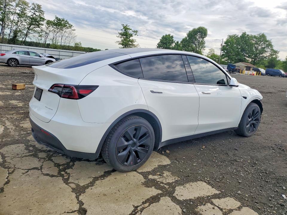 2025 Tesla Model y VIN 7SAYGDEE5SF290334 COPART salvage auction — FRONT END, Nj - Cert Of Title-Salvage, sold $14,200 on 2026-07-22 (photo 3)