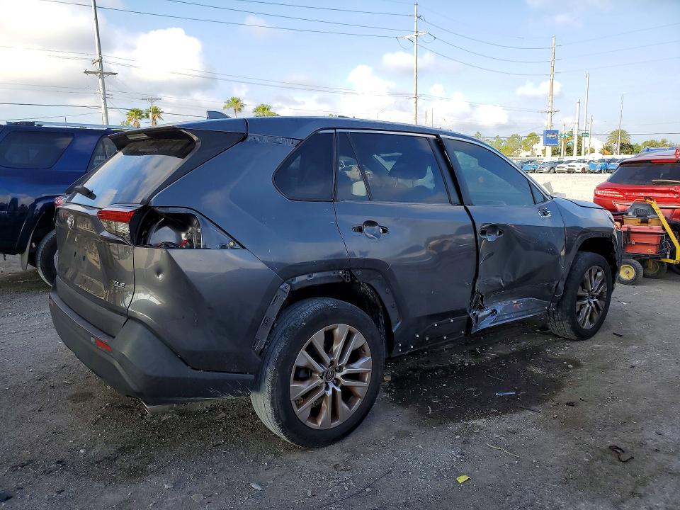 2019 Toyota VIN JTMC1RFV9KD031034 COPART salvage auction — SIDE, Fl - Cert Of Title Slvg Rebuildable, sold $10,200 on 2026-07-10 (photo 3)