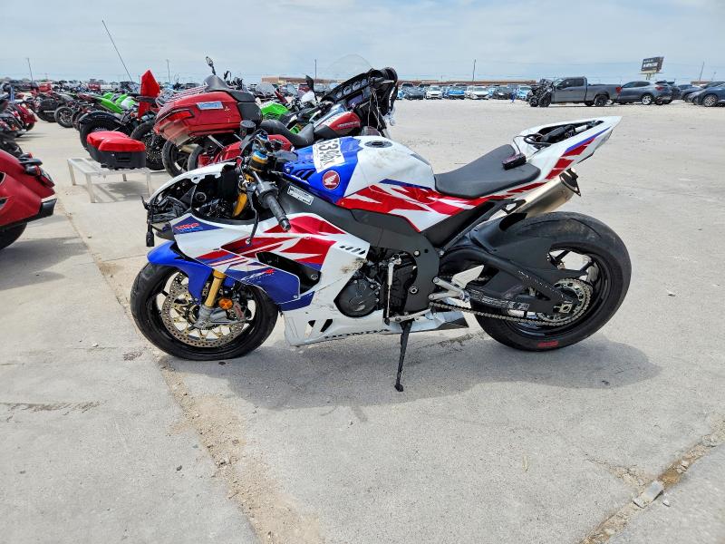 2022 Honda Cbr VIN JH2SC8210NK100042 COPART salvage auction — FRONT END, Tx - Salvage Vehicle Title, sold $4,900 on 2026-07-23 (photo 3)