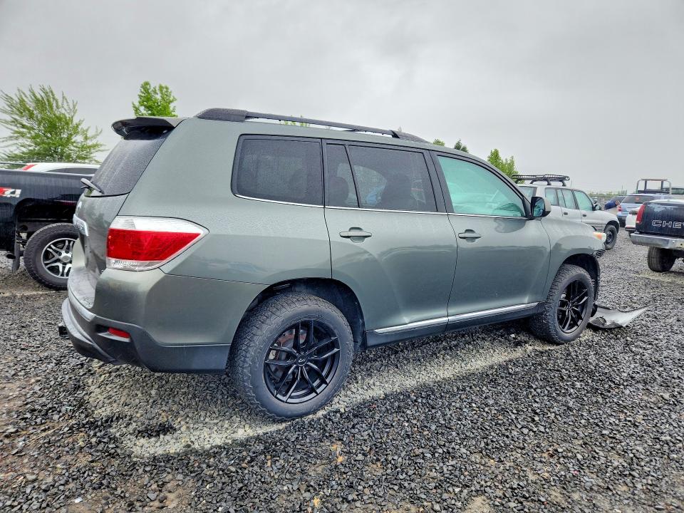 2013 Toyota Highlander VIN 5TDBK3EH0DS273249 COPART salvage auction — FRONT END, Or - Salvage Title Certificate, sold $2,950 on 2026-07-14 (photo 3)