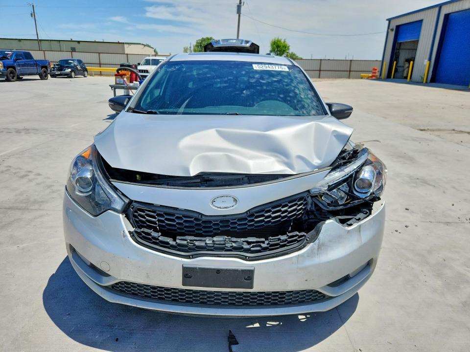 2016 Kia VIN KNAFZ4A87G5590381 COPART salvage auction — FRONT END, Tx - Salvage Vehicle Title, sold $1,050 on 2026-07-10 (photo 5)