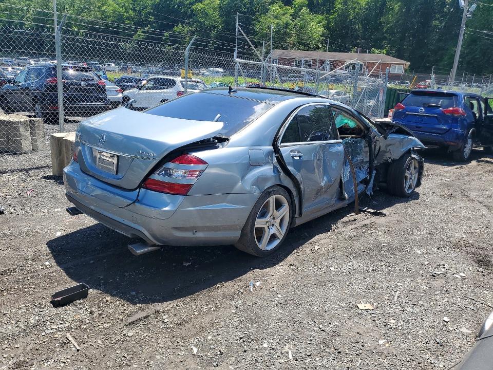 2008 Mercedes-benz S-klasse VIN WDDNG86X48A191874 COPART salvage auction — SIDE, Md - Cert Of Salvage > 75% Damage, sold $625 on 2026-08-13 (photo 3)