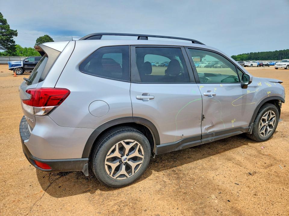 2021 Subaru VIN JF2SKAJC6MH494892 COPART salvage auction — FRONT END, Mo - Salvage Certificate Of Title, sold $4,550 on 2026-07-09 (photo 3)