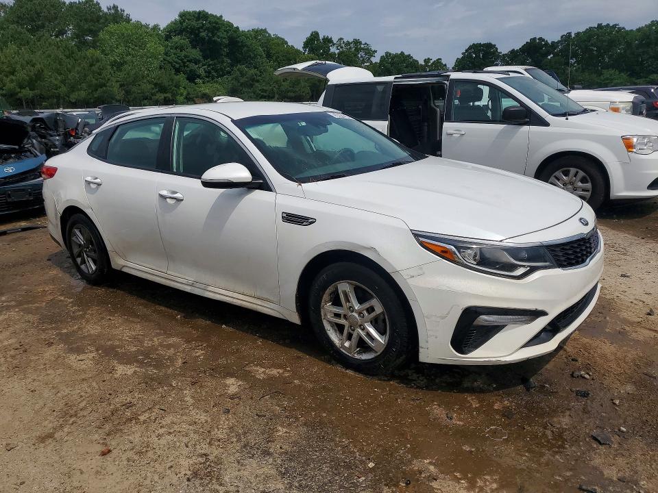 2020 Kia Optima VIN 5XXGT4L32LG444969 COPART salvage auction — MINOR DENT/SCRATCHES, FL - CERTIFICATE OF TITLE, sold $250 on 2026-07-28 (photo 4)