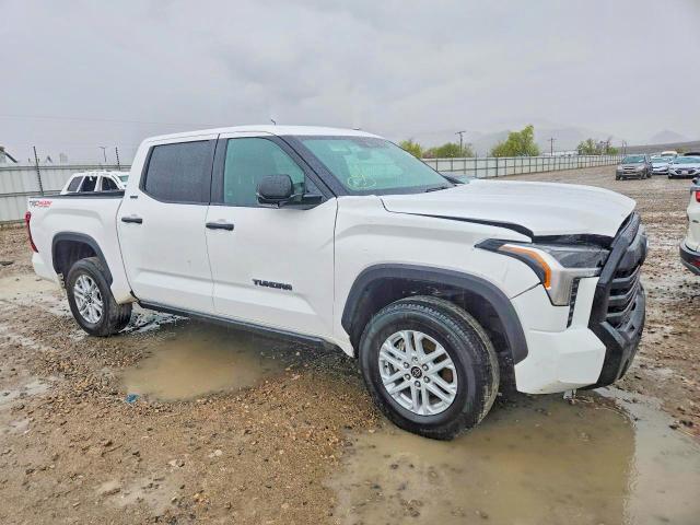 2025 Toyota Tundra VIN 5TFLA5DB3SX266531 COPART salvage auction — FRONT END, CA - SALVAGE CERTIFICATE, sold $14,200 on 2026-07-10 (photo 4)
