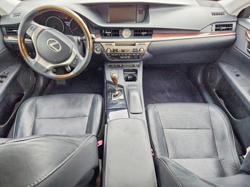 2014 Lexus VIN JTHBK1GG2E2096901 COPART salvage auction — SIDE, Tx - Salvage Vehicle Title, sold $1,800 on 2026-07-16 (photo 8)