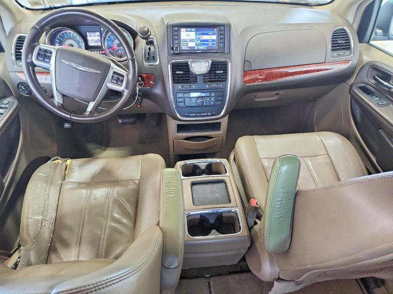 2013 Chrysler Town & country VIN 2C4RC1BG0DR630868 COPART salvage auction — NORMAL WEAR, VA - CERTIFICATE OF TITLE, sold $150 on 2026-07-09 (photo 8)