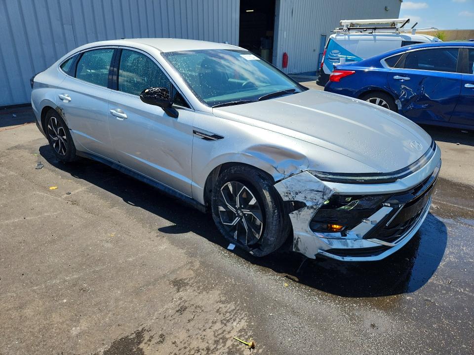 2025 Hyundai Sonata VIN KMHL64JA9SA438325 COPART salvage auction — FRONT END, LA - CERTIFICATE OF TITLE (P), sold $13,800 on 2026-07-15 (photo 4)