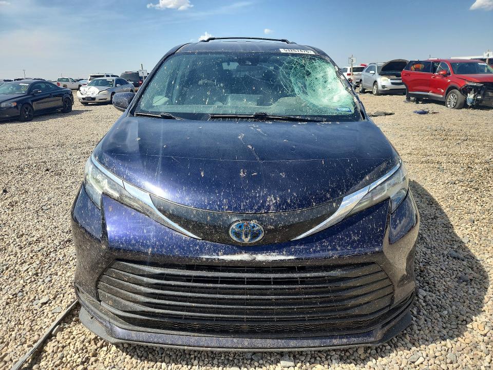 2021 Toyota Sienna VIN 5TDKRKEC1MS061955 COPART salvage auction — SIDE, TX - SALVAGE VEHICLE TITLE, sold $100 on 2026-07-28 (photo 5)